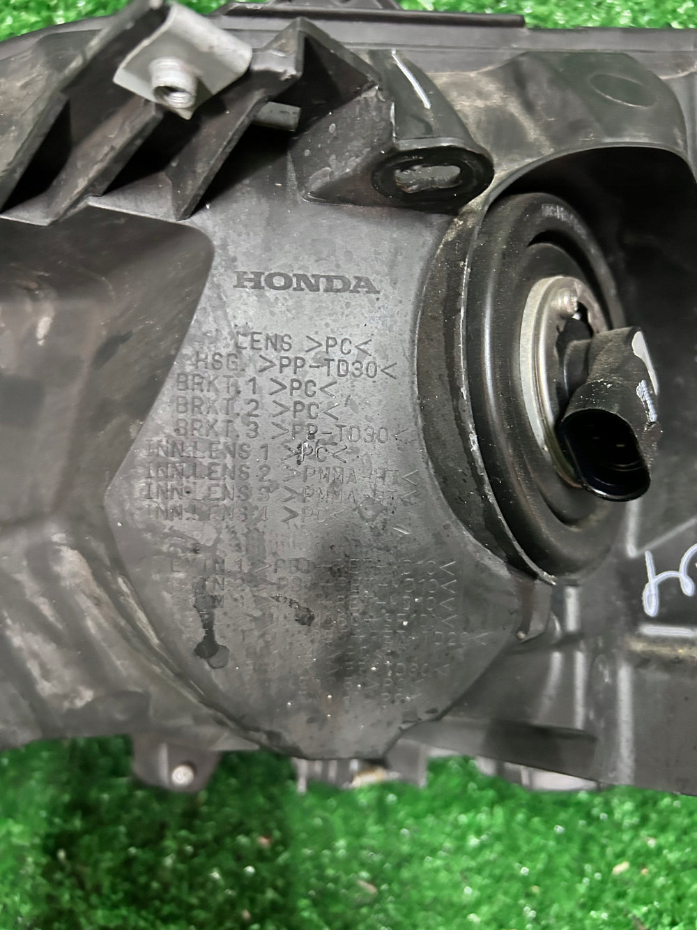 REFLEKTOR PRAWY HONDA CR-V IV LIFT
