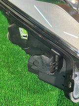 REFLEKTOR PRAWY TOYOTA AYGO II LIFT nr:305