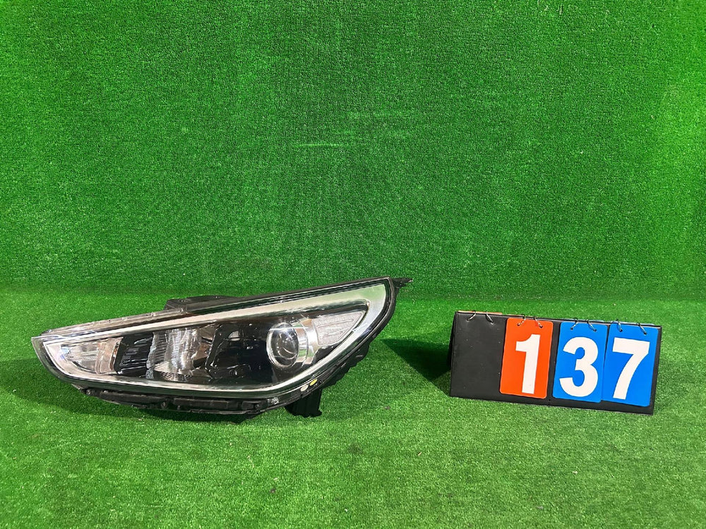 REFLEKTOR LEWY HYUNDAI I30 III bez doświetlania nr:137