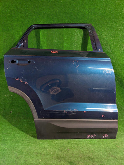 DRZWI TYLNE PRAWE PRAWY TYŁ SEAT ATECA SKODA KAROQ NR.827