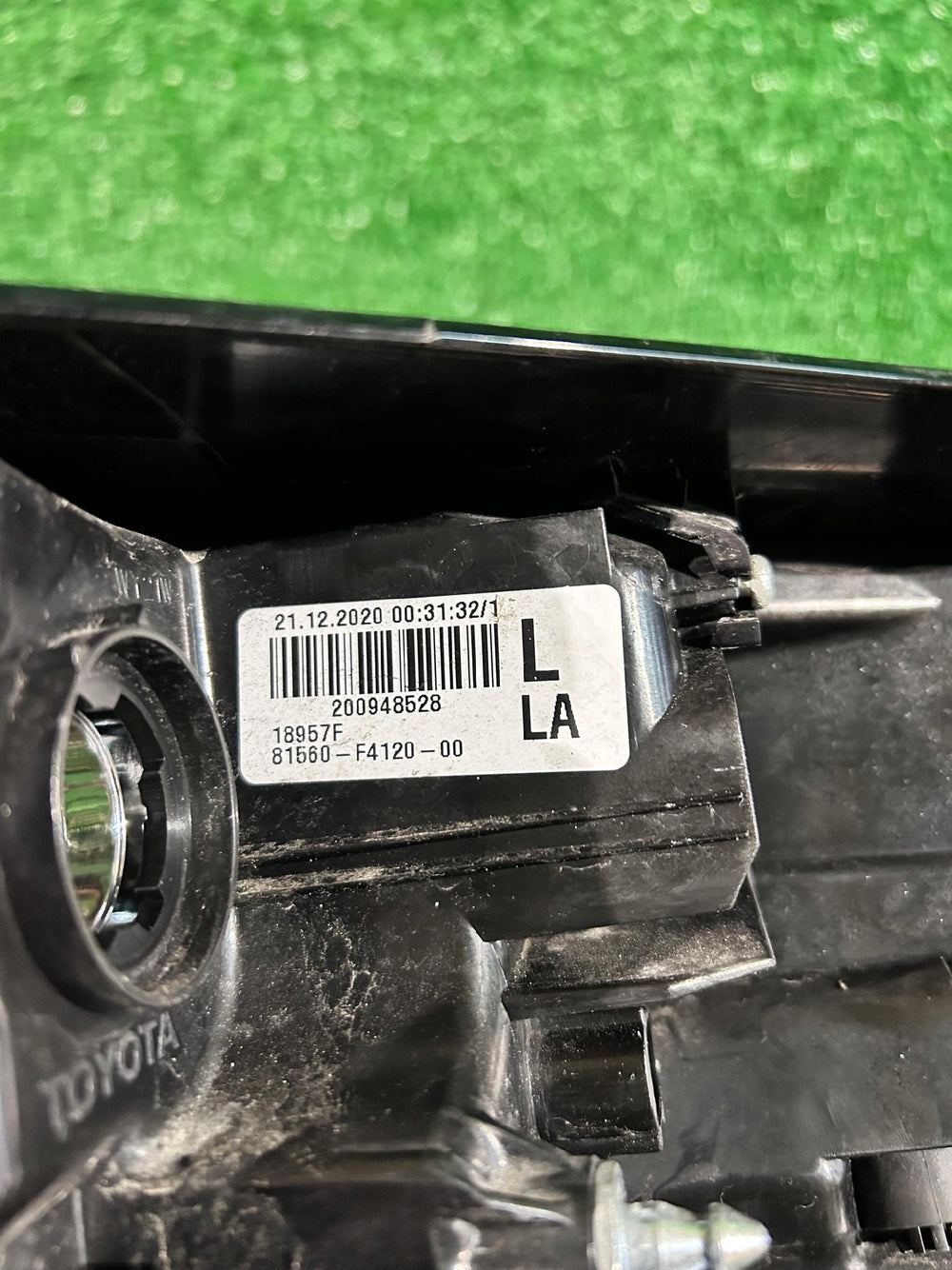 LAMPA TYLNA LEWA TOYOTA CH-R LIFT BLACK
