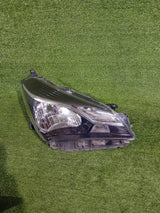 REFLEKTOR PRAWY PRZÓD TOYOTA YARIS III LIFT 17 - ZWYKŁA NR.861