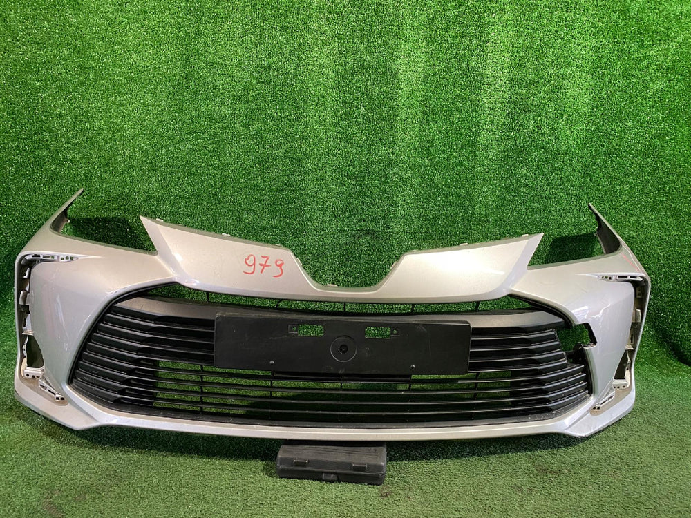 ZDERZAK PRZEDNI PRZÓD TOYOTA COROLLA E21 SEDAN BEZ PDC NR.979