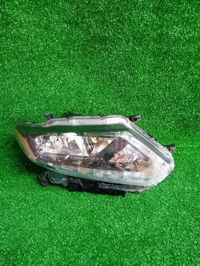 Reflektor prawy nissan x-trail T32 rogue NR.60