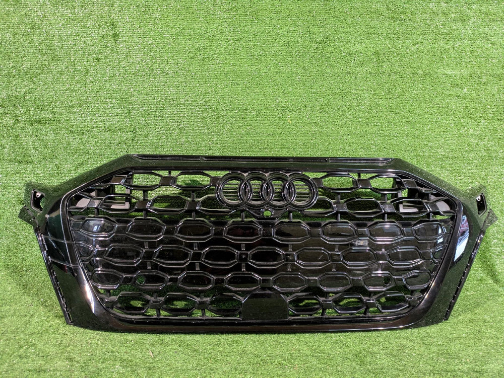 GRILL ATRAPA CHŁODNICY AUDI RS3 8Y0 20- NR.28