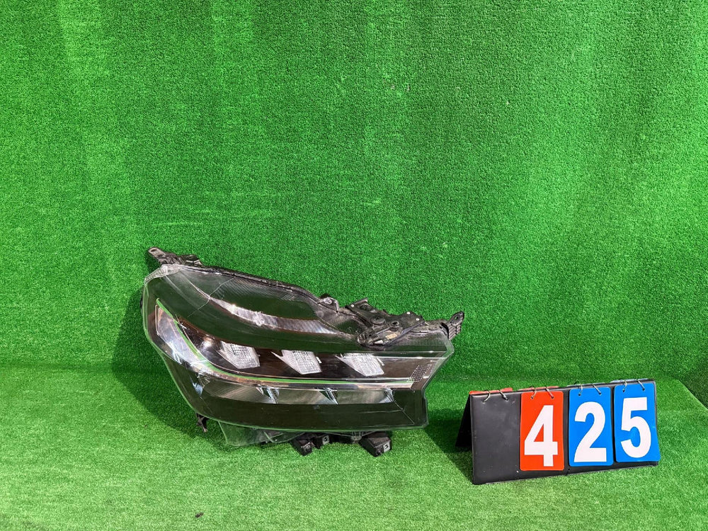 REFLEKTOR PRAWY SUZUKI SX4 S-CROSS FULL LED 22- nr:425