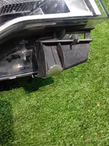 REFLEKTOR PRAWY PRZÓD BMW 5 G30 G31 ADAPTIVE LED 17- NR.863