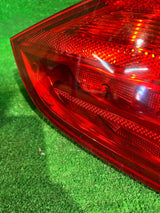 LAMPA TYŁ TYLNA LEWA W KLAPĘ AUDI A4 B8