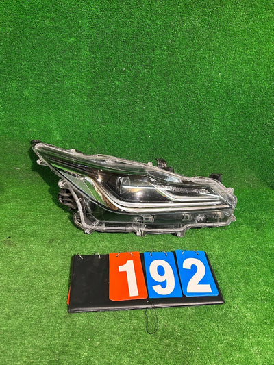 REFLEKTOR PRAWY TOYOTA COROLLA E21 SEDAN FULL LED nr:192