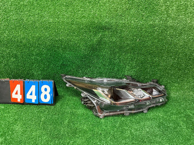 REFLEKTOR PRAWY TOYOTA COROLLA E21 SEDAN nr:448