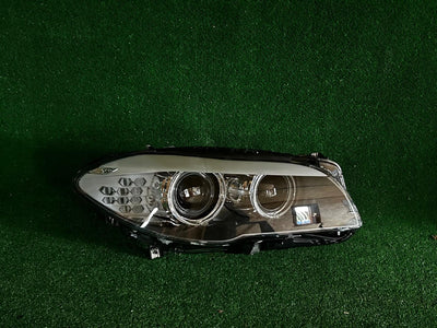 REFLEKTOR PRAWY BMW F10 XENON