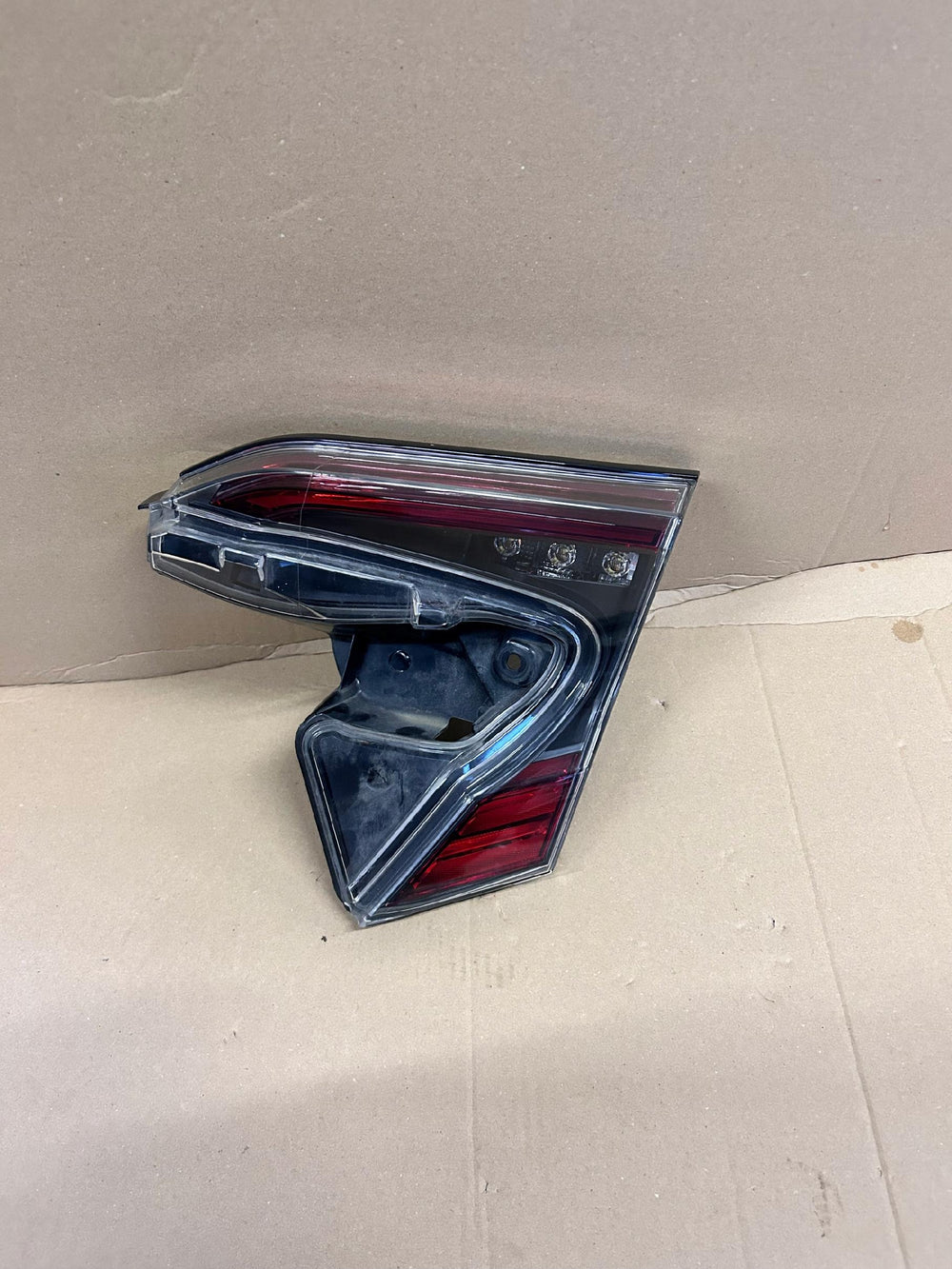 LAMPA TYŁ TYLNA PRAWA TOYOTA C-HR CHR CH-R nr.00