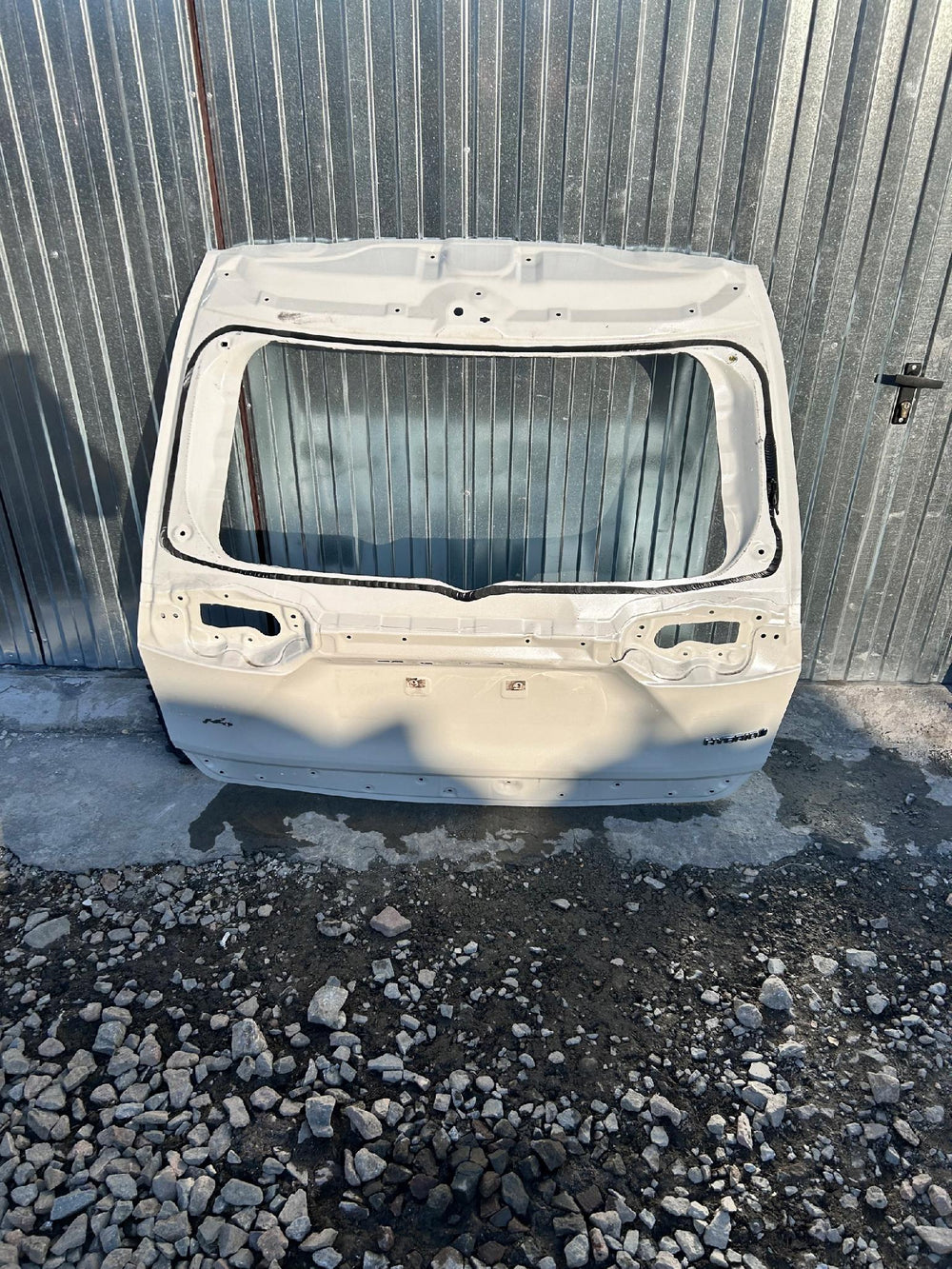 KLAPA TYLNA BAGAŻNIKA TOYOTA RAV4 V 19- nr.0