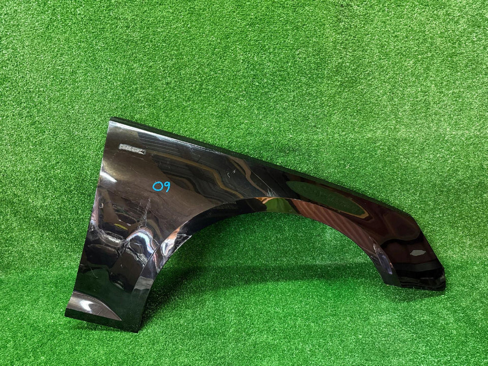 BŁOTNIK PRZEDNI PRAWY AUDI A4 B9 15-19 nr.09