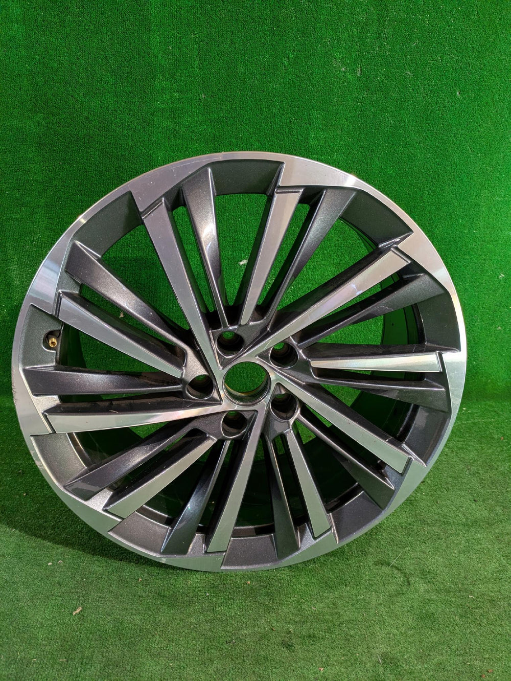 ALUFELGA SKODA SUPERB IV 19" 8J ET44 NR.40