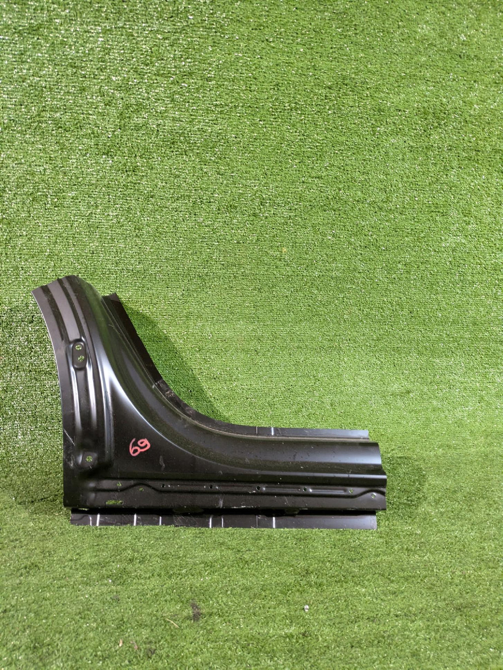 PRÓG PRAWY SŁUPEK AUDI Q3 83A II NR.69