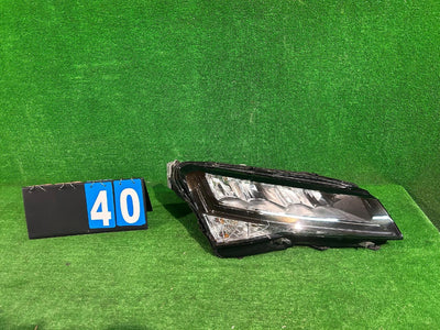 REFLEKTOR PRAWY SKODA SUPERB III LIFT uszkodzony led