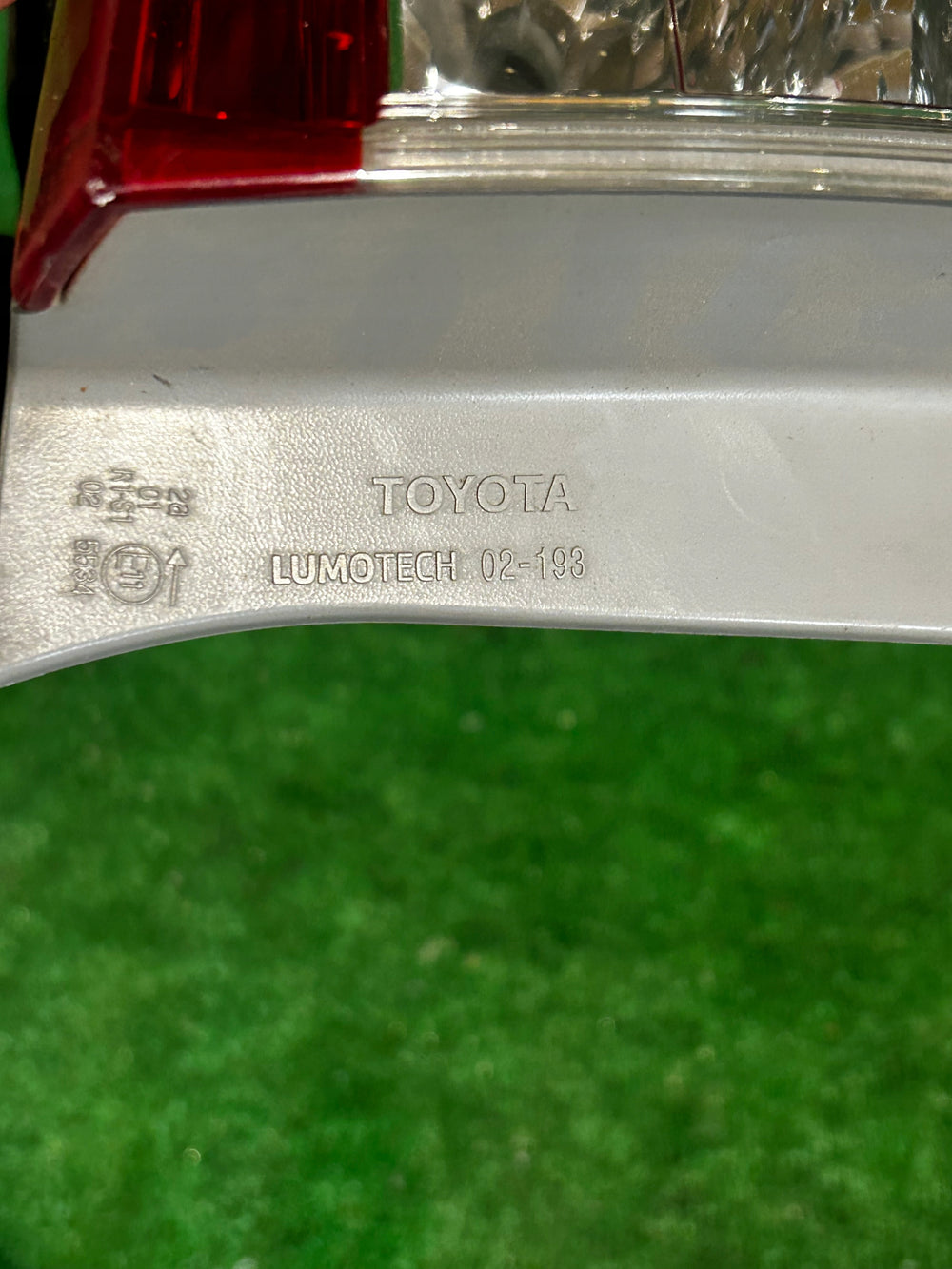 LAMPA TYŁ TYLNA LEWA TOYOTA COROLLA E15 LIFT