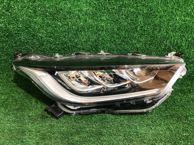 REFLEKTOR PRAWY TOYOTA YARIS IV FULL LED