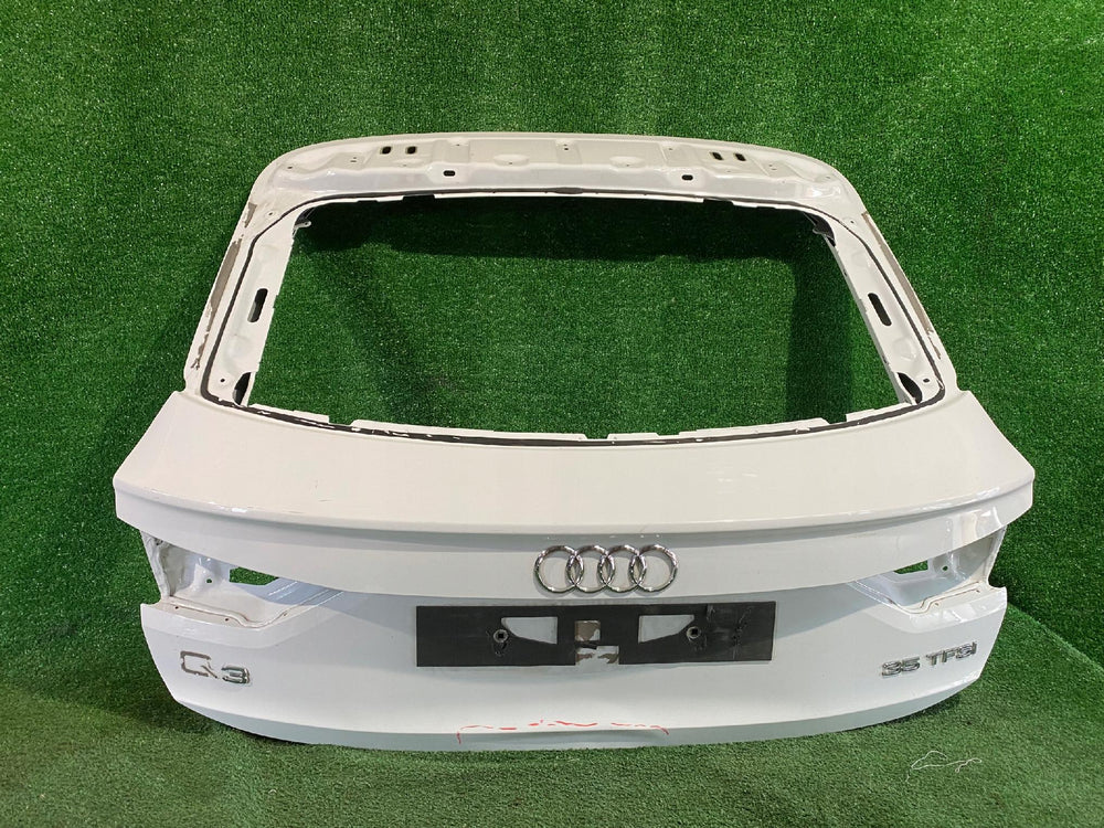 KLAPA BAGAŻNIKA AUDI Q3 II SPORTBACK 83F