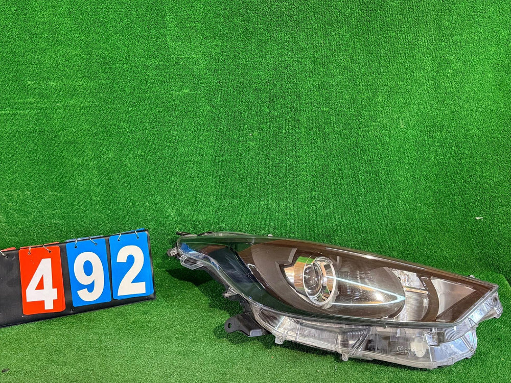 REFLEKTOR PRAWY TOYOTA YARIS IV nr:492