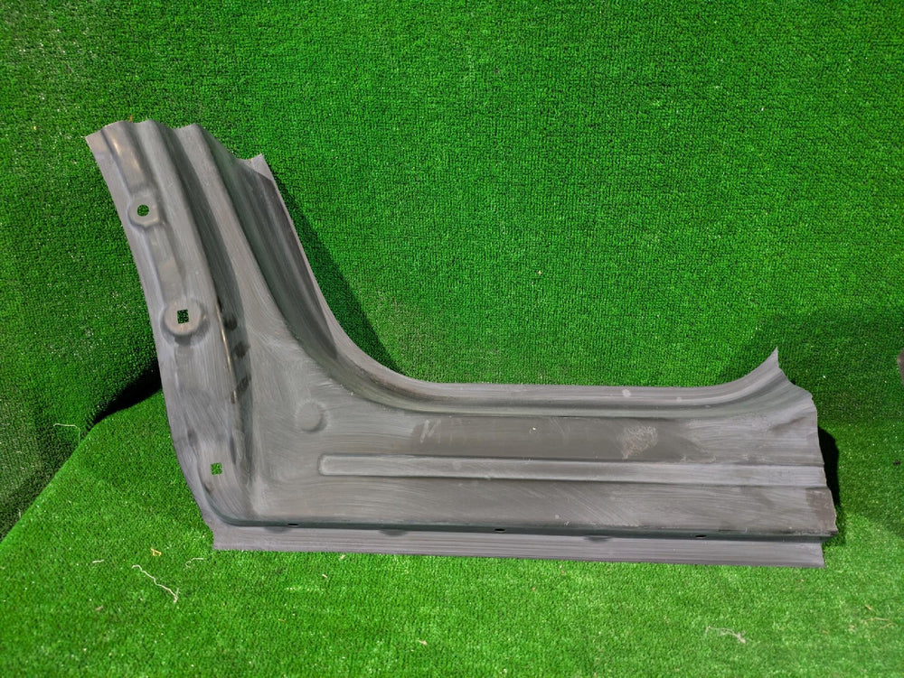 SŁUPEK PRAWY PRÓG MAZDA CX60