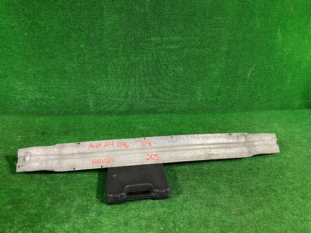 BELKA ZDERZAKA PRZEDNIEGO PRZÓD AUDI A4 B8 08- NR.205