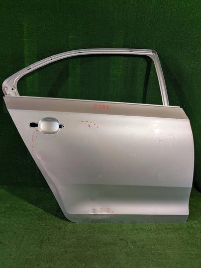 DRZWI TYLNE PRAWE PRAWY TYŁ SKODA RAPID LIFTBACK NR.3382