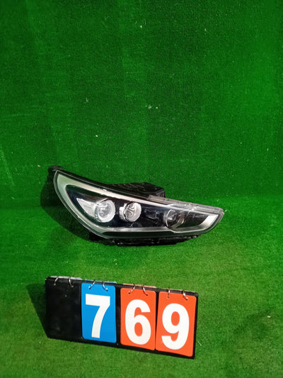 REFLEKTOR PRAWY PRZÓD HYUNDAI I30 III 17- FULL LED NR.769