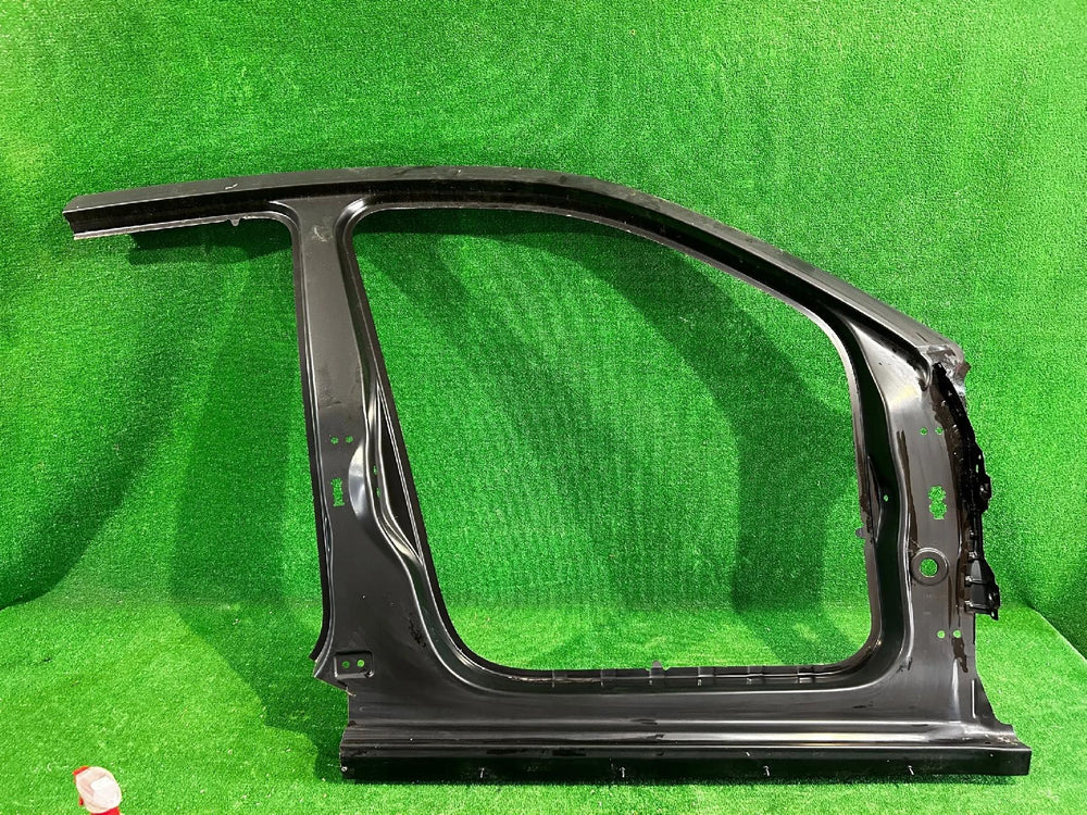 SŁUPEK PRÓG PRAWY AUDI A1 82A