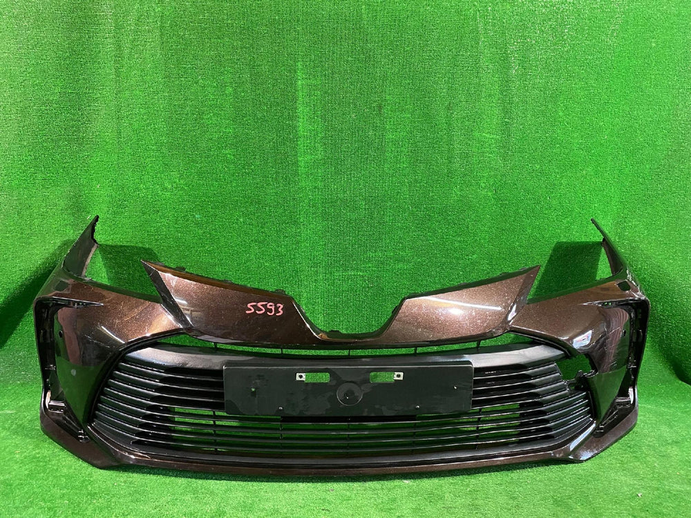 ZDERZAK PRZEDNI TOYOTA COROLLA E21 SEDAN PDC NR.5593