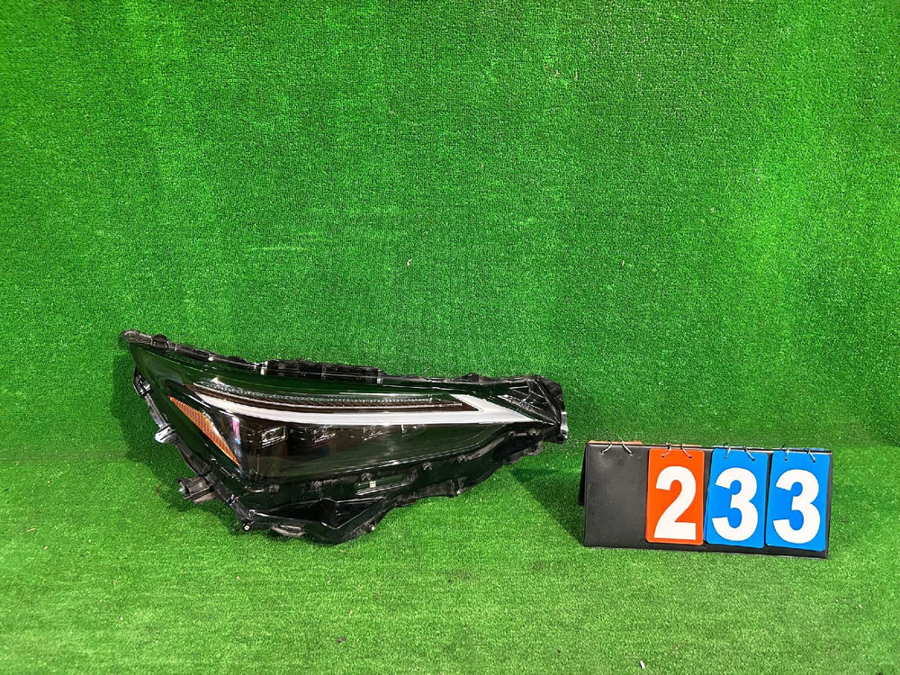 REFLEKTOR PRAWY LEXUS NX II 21- FULL LED nr.233