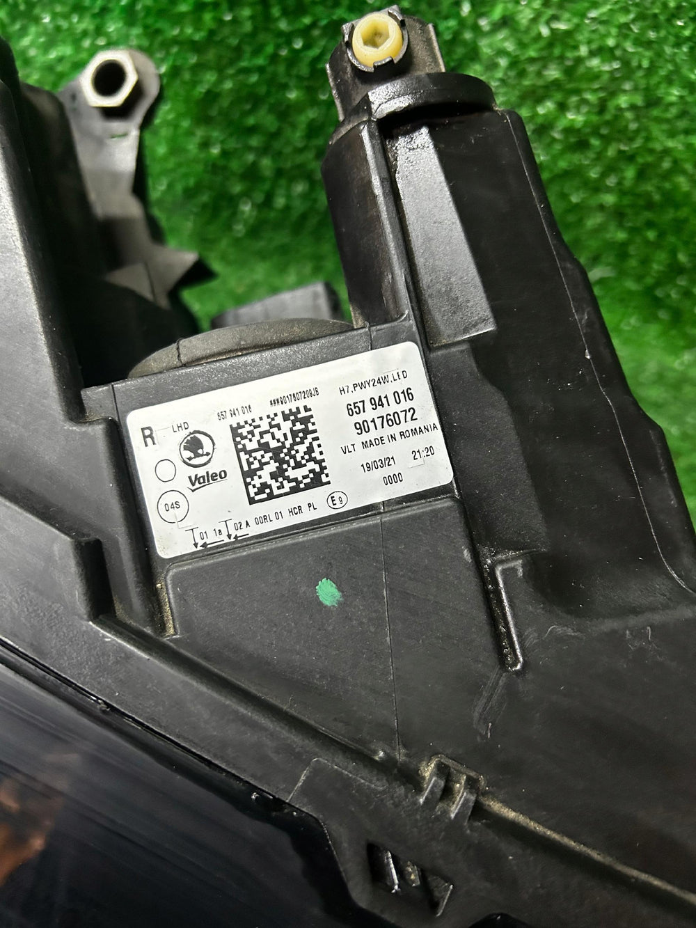 REFLEKTOR PRAWY SKODA SCALA FULL LED