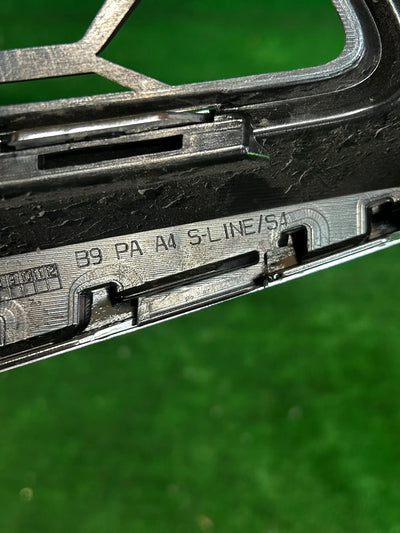 KRATKA ZDERZAKA PRAWA AUDI A4 B9 LIFT S-LINE NR.0081