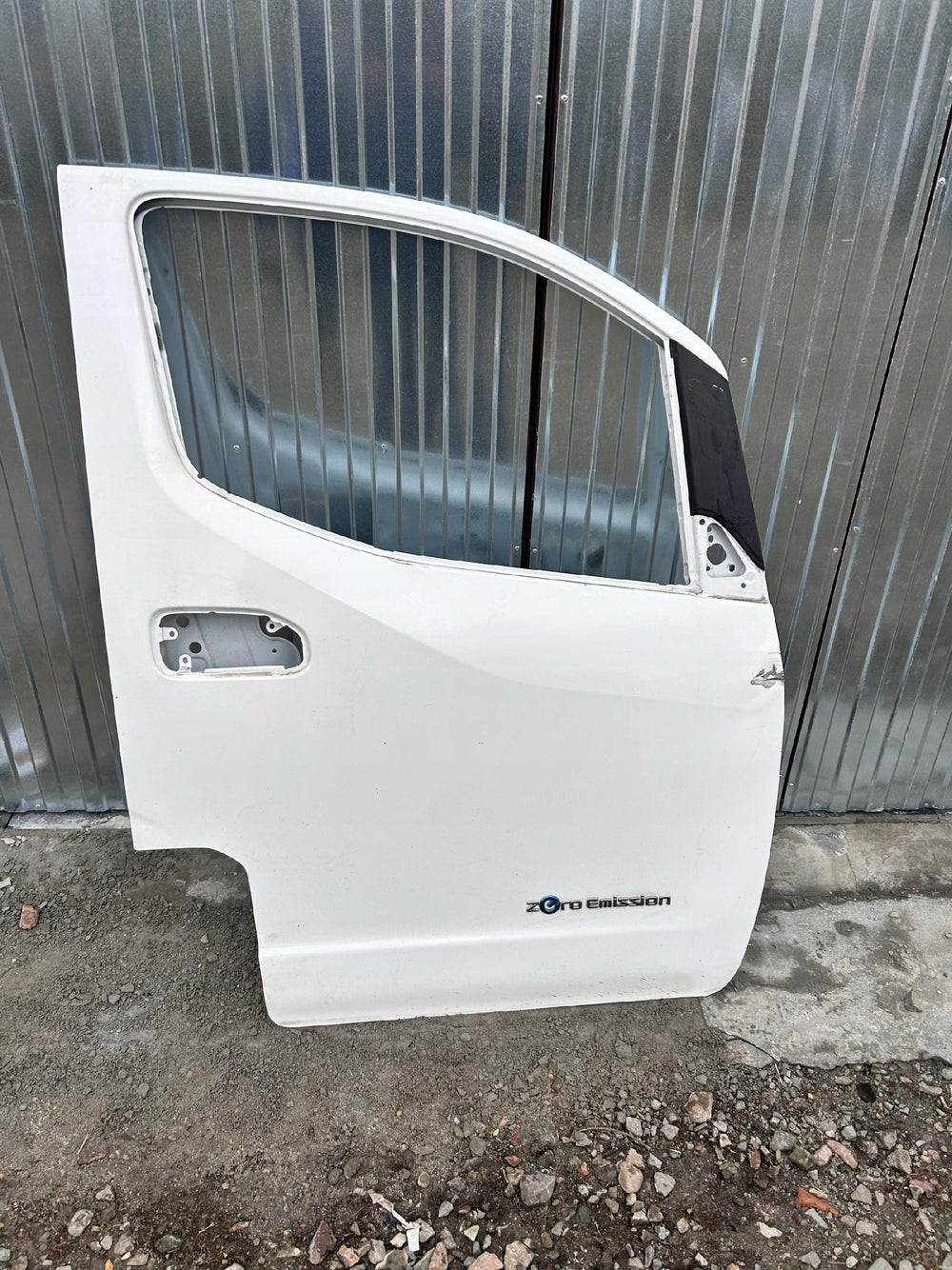 DRZWI PRZEDNIE PRAWE NISSAN NV200 nr.0