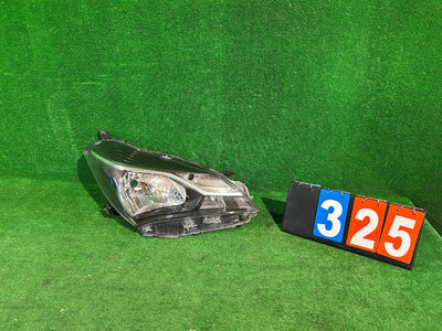 REFLEKTOR PRAWY TOYOTA YARIS III LIFT 17- nr:235