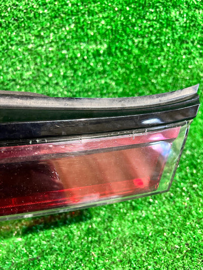 LAMPA TYŁ TYLNA PRAWA W KLAPE TOYOTA CH-R