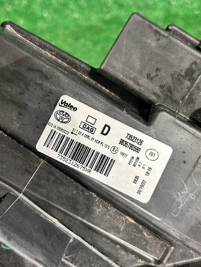 REFLEKTOR PRAWY TOYOTA PROACE CITY VERSO 9835780580