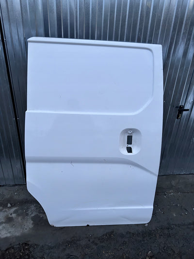 NISSAN NV200 DRZWI PRAWE BOCZNE PRZESUWNE nr.00