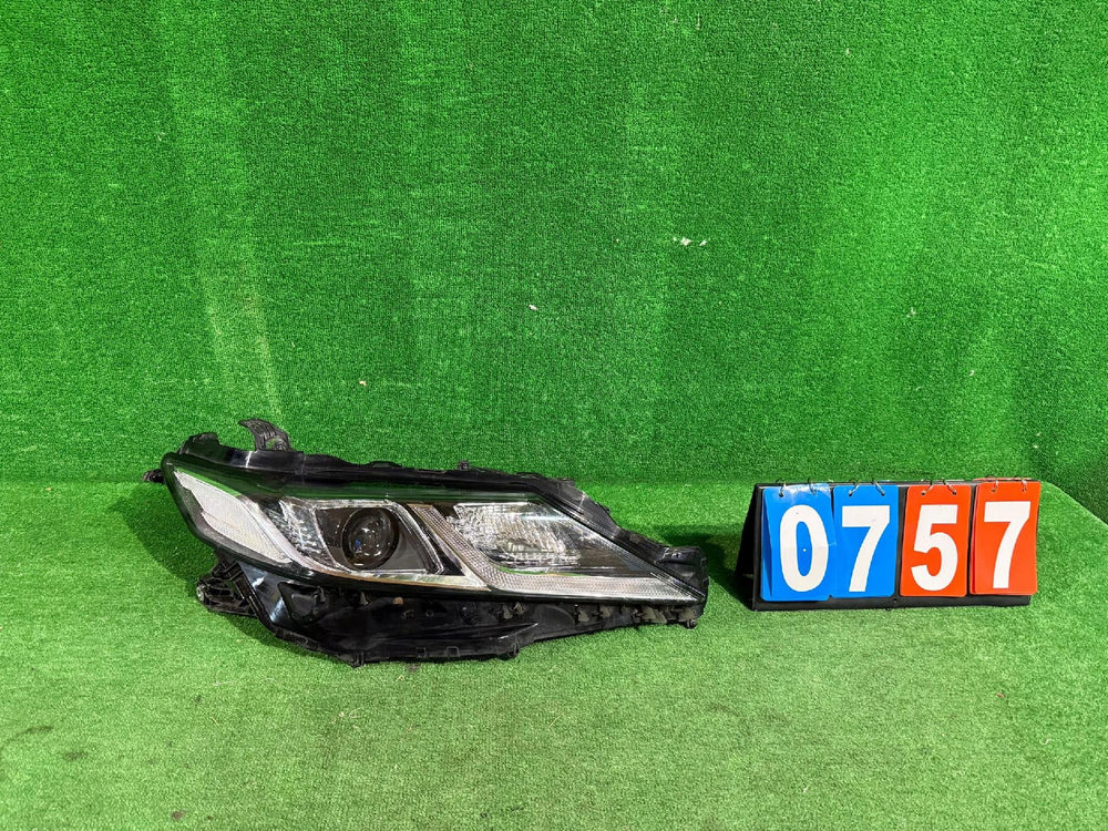 REFLEKTOR PRAWY TOYOTA CAMRY VIII FULL LED 81110-33A20 NR.757