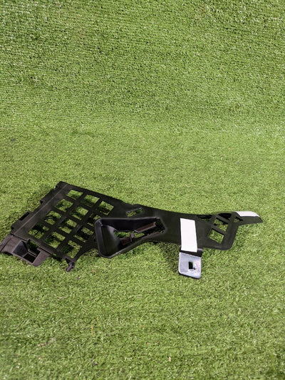 ŚLIZG ZDERZAKA PRAWY PRZÓD MERCEDES CLA W117