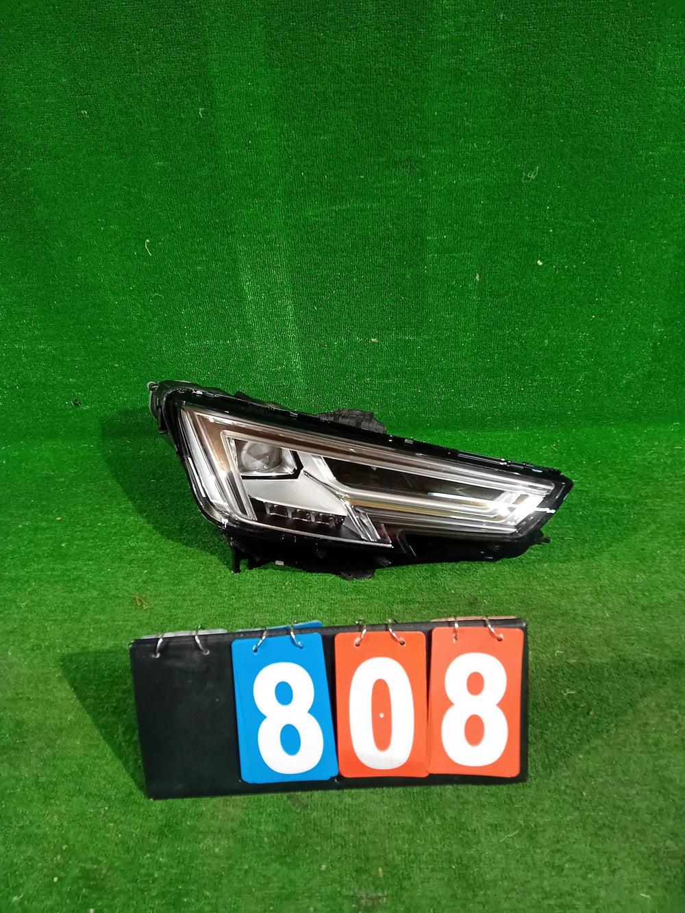 REFLEKTOR PRAWY PRZÓD AUDI A4 B9 FULL LED 15- NR.808