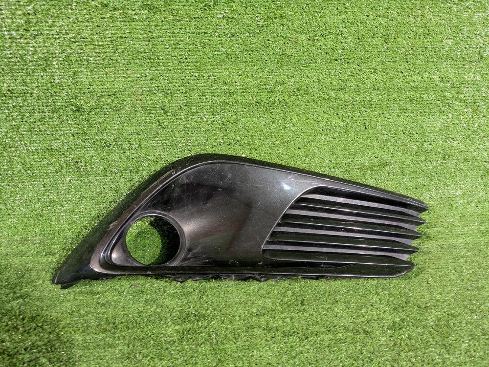 KRATKA ZDERZAKA PRAWA TOYOTA AURIS II LIFT