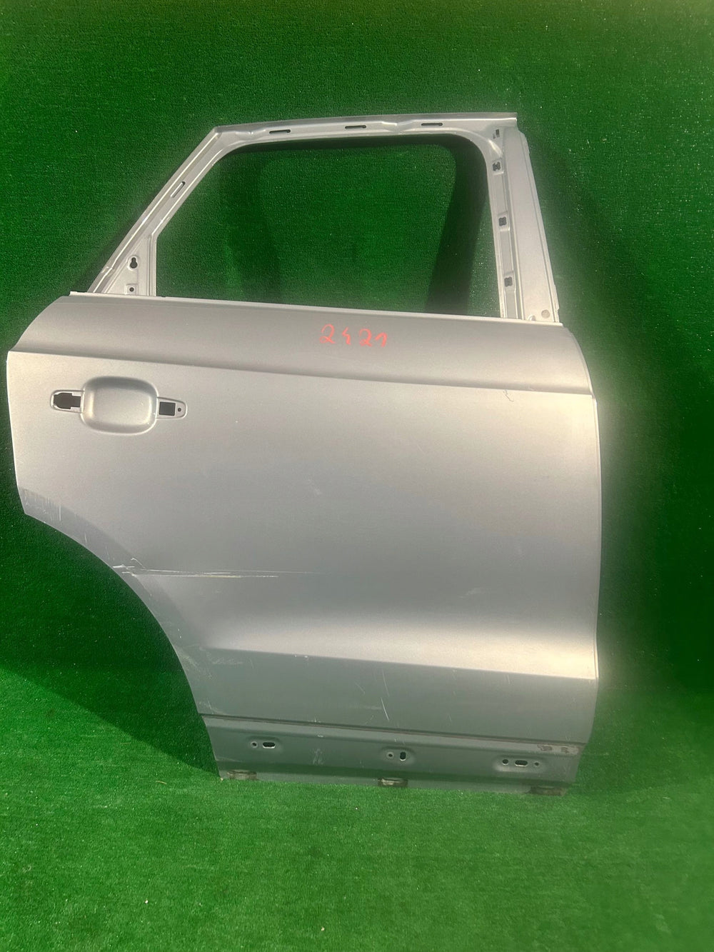 DRZWI TYŁ TYLNE PRAWE AUDI Q3 8U