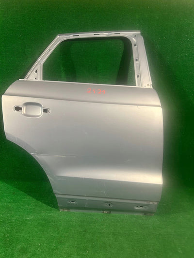 DRZWI TYŁ TYLNE PRAWE AUDI Q3 8U