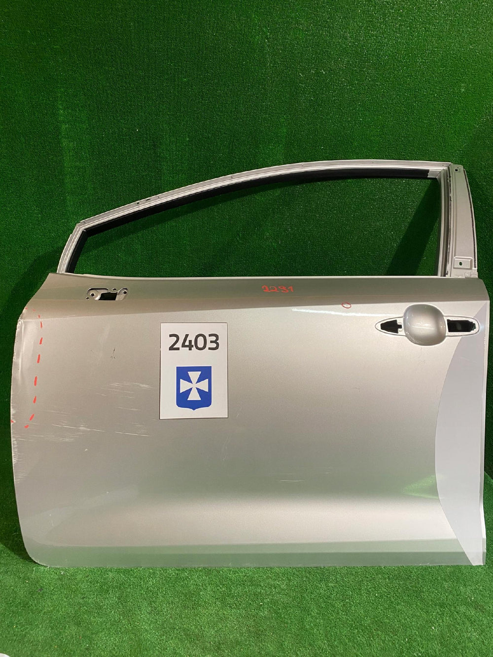 DRZWI LEWE PRZEDNIE LEWY PRZÓD TOYOTA COROLLA E21 NR.2291