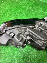REFLEKTOR PRAWY NISSAN X-TRAIL T33 KOMPLET NR.981