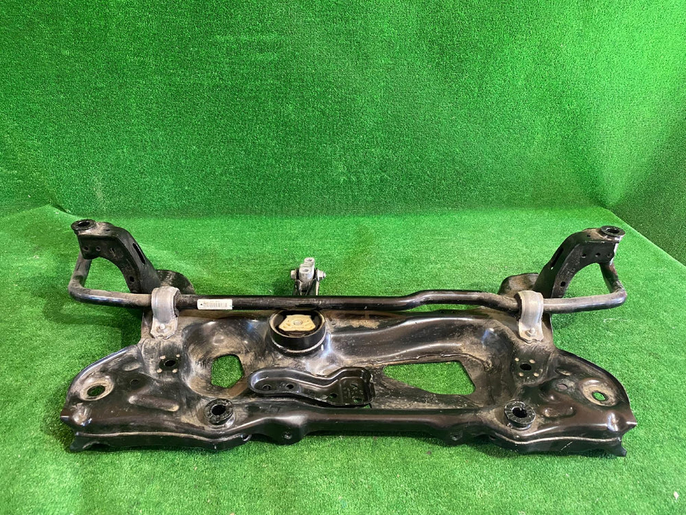 WÓZEK SANKI PRZÓD AUDI Q3 83A II