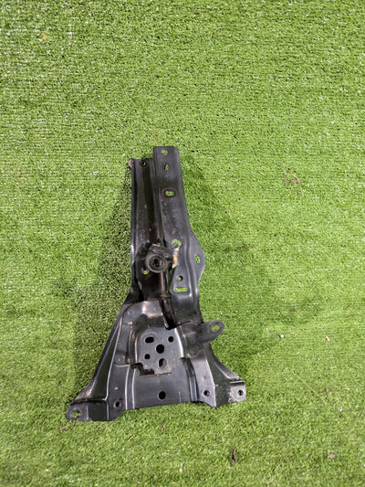 WSPORNIK PASA PRZEDNIEGO TOYOTA HILUX VIII 15-