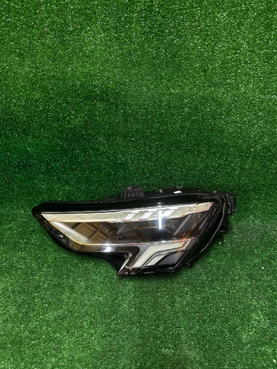 REFLEKTOR LEWY AUDI A3 8Y941033